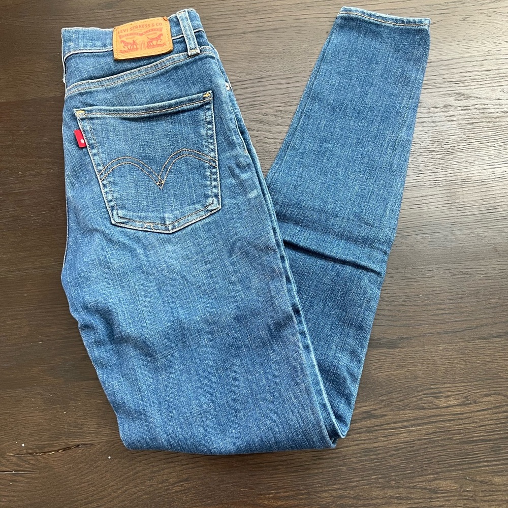 Levi’s - Picture 3 of 4